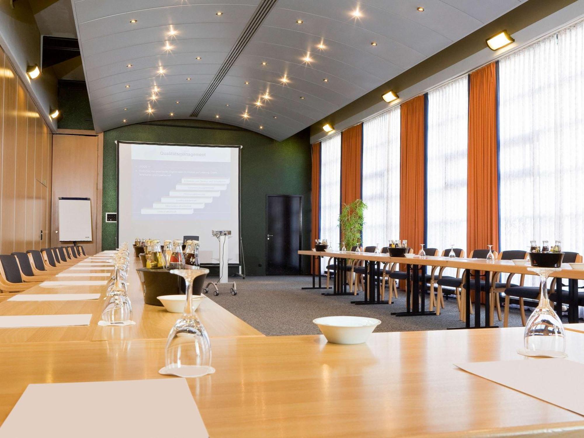 Отель Novotel 4*